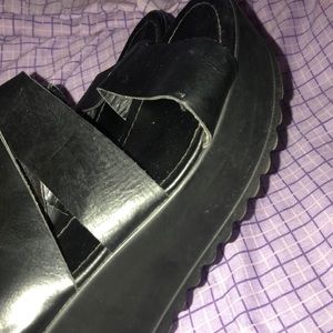 Soda 3 Strap Black Platforms